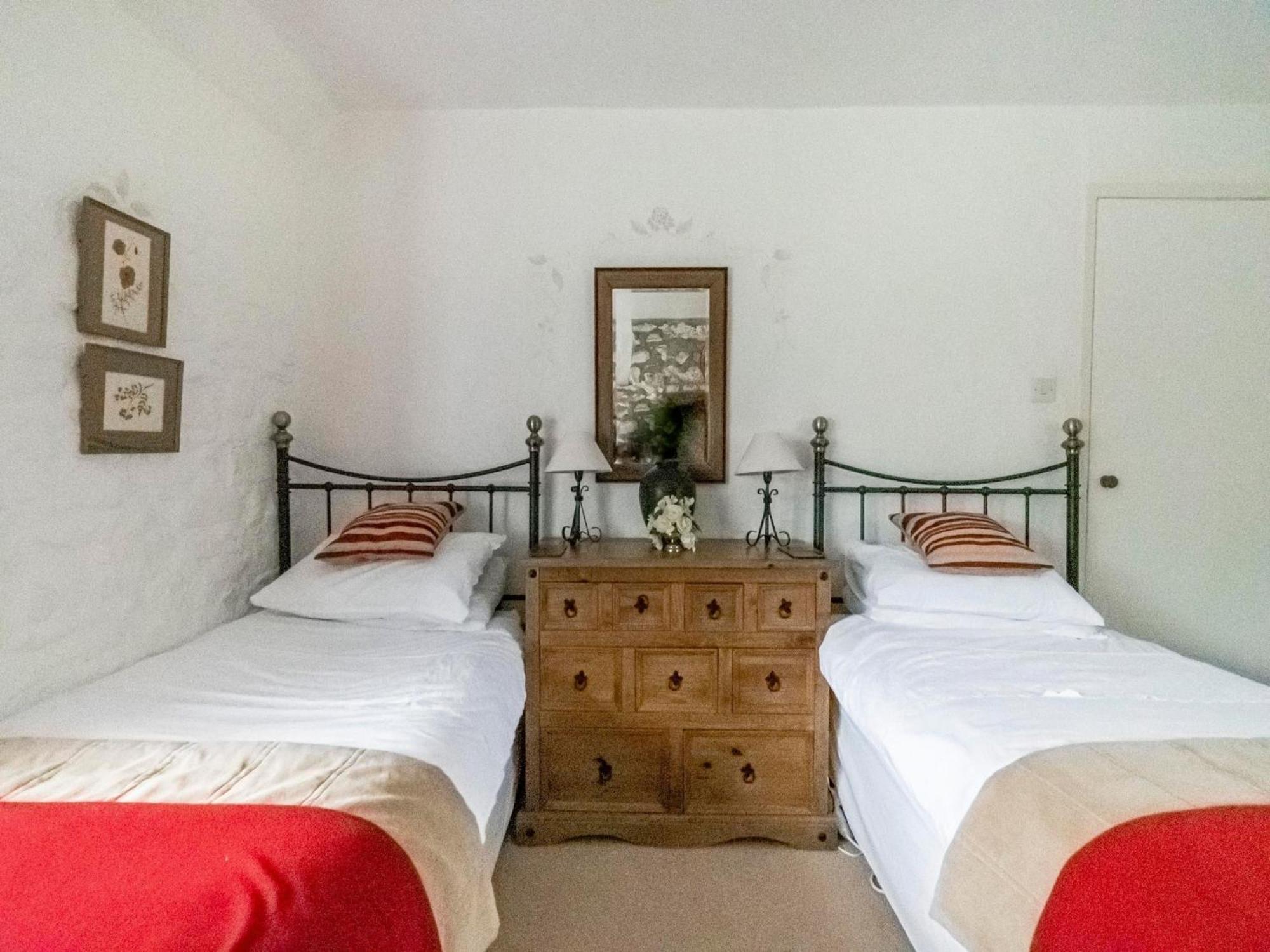 Secluded Holiday Home In Ceredigion With Garden Pennant  Zewnętrze zdjęcie